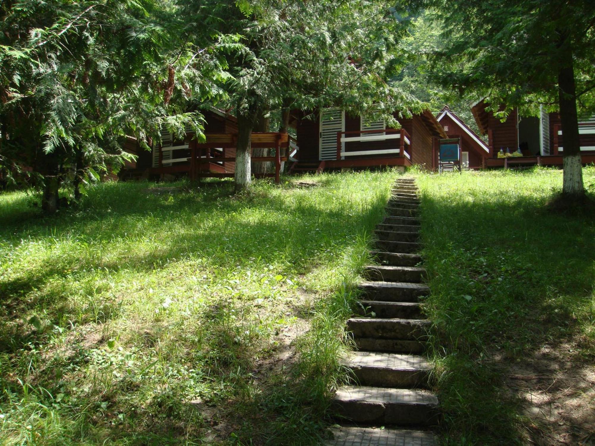 Motel Cristina Bicaz Bagian luar foto