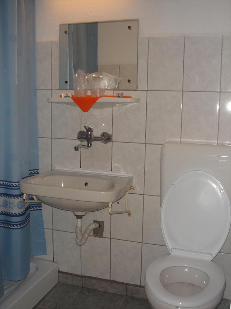 Motel Cristina Bicaz Bagian luar foto