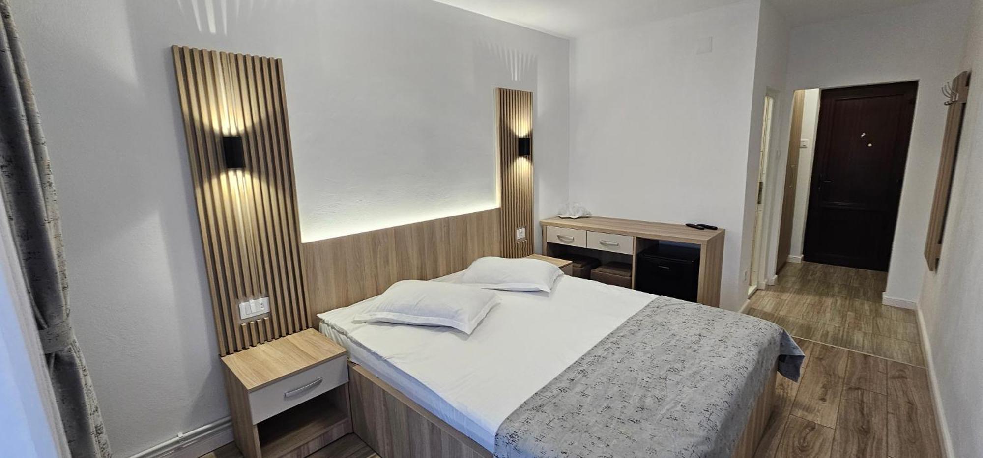 Motel Cristina Bicaz Bagian luar foto