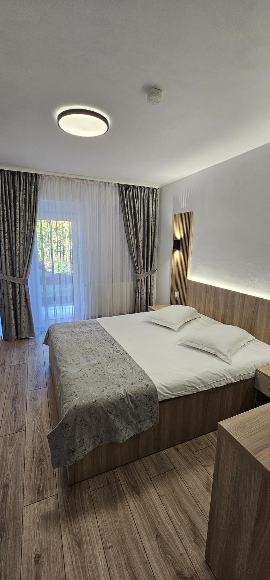 Motel Cristina Bicaz Bagian luar foto