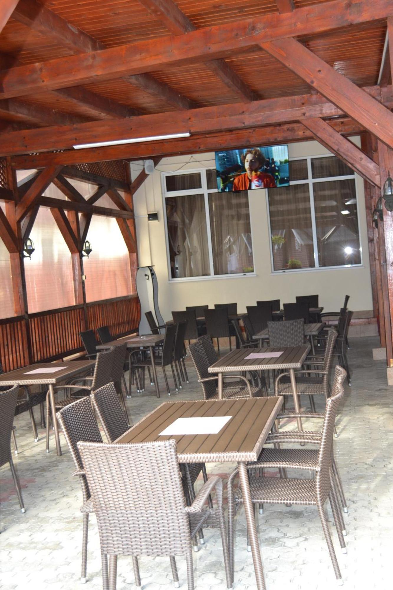Motel Cristina Bicaz Bagian luar foto