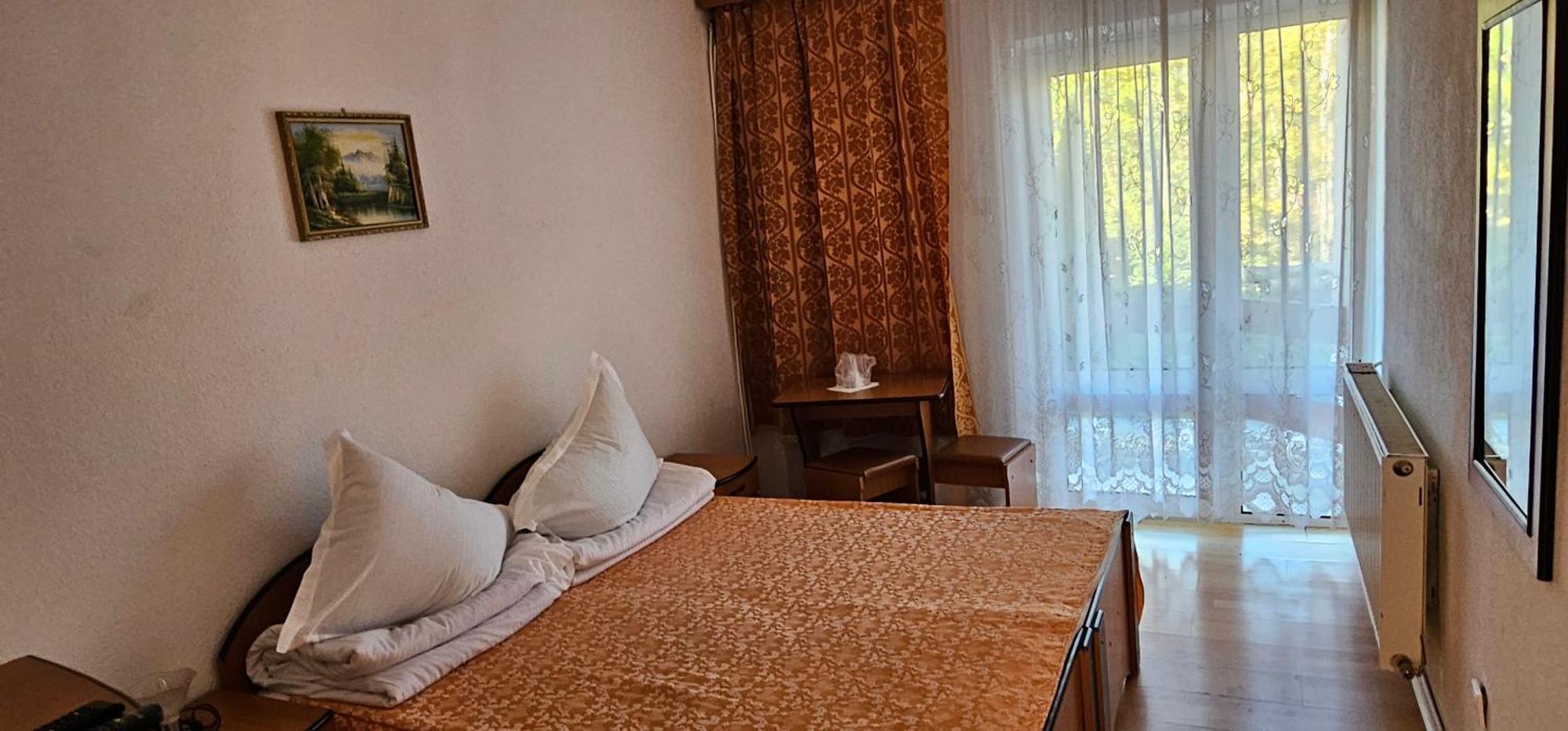 Motel Cristina Bicaz Bagian luar foto